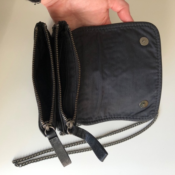 Small Black purse with chain shoulder strap - Picture 2 of 3